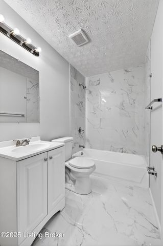 1910 Dixie Garden Dr, Louisville, KY 40272