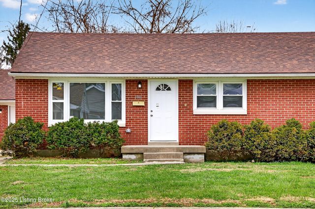 1910 Dixie Garden Dr, Louisville, KY 40272