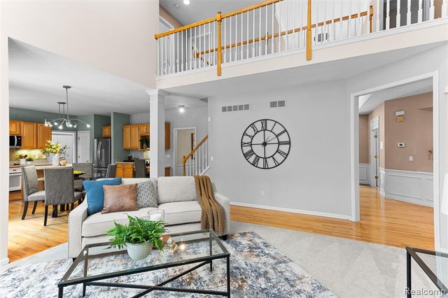 7567 Windgate Circle, West Bloomfield, MI 48323