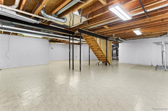 7567 Windgate Circle, West Bloomfield, MI 48323