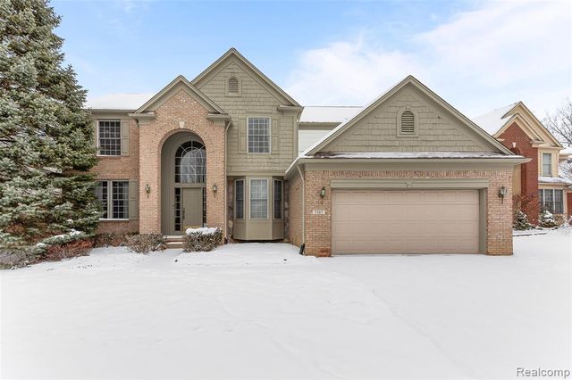 7567 Windgate Circle, West Bloomfield, MI 48323
