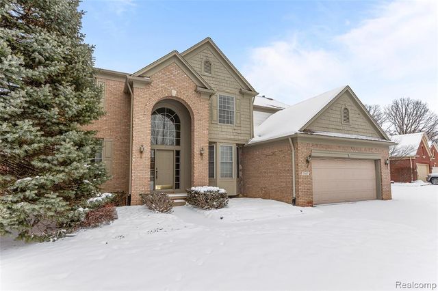 7567 Windgate Circle, West Bloomfield, MI 48323