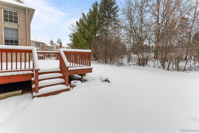 7567 Windgate Circle, West Bloomfield, MI 48323