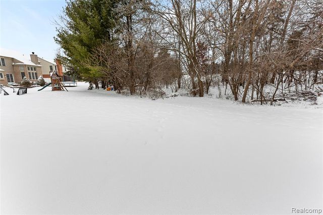 7567 Windgate Circle, West Bloomfield, MI 48323