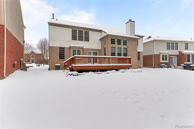 7567 Windgate Circle, West Bloomfield, MI 48323