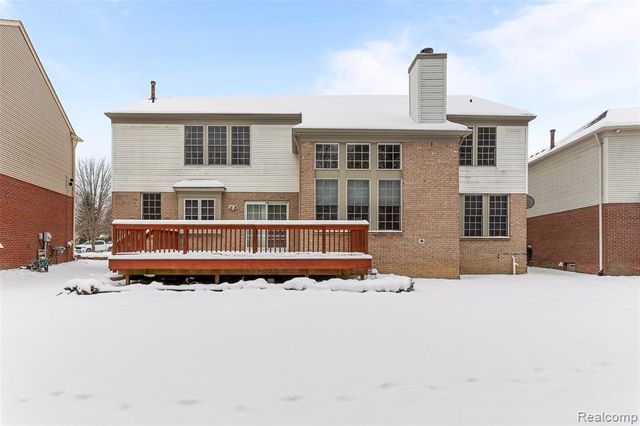 7567 Windgate Circle, West Bloomfield, MI 48323