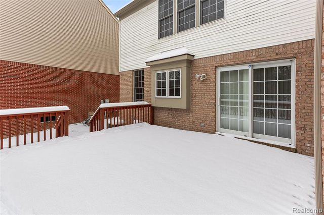 7567 Windgate Circle, West Bloomfield, MI 48323