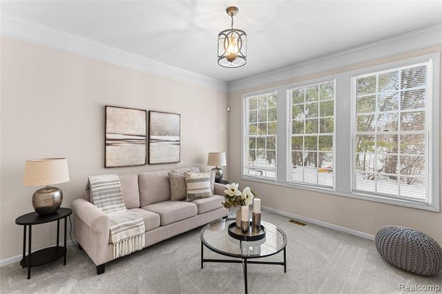 7567 Windgate Circle, West Bloomfield, MI 48323