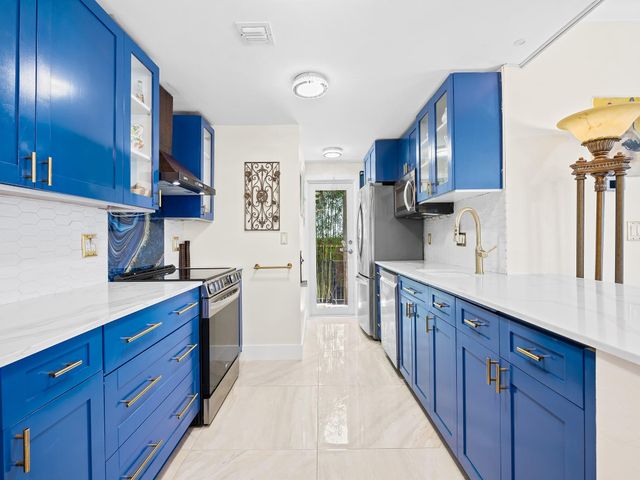 1524 SE 12th St 6, Fort Lauderdale, FL 33316