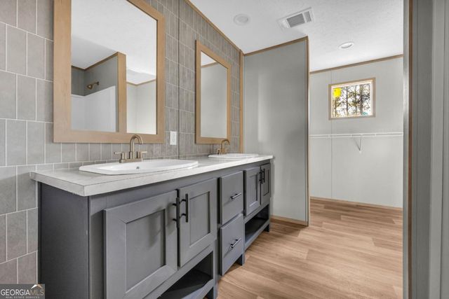 946 Essic Road, Ball Ground, GA 30107