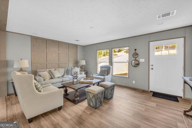 946 Essic Road, Ball Ground, GA 30107