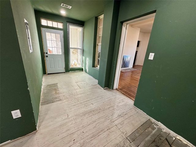 725 W 10th Street, Bonham, TX 75418