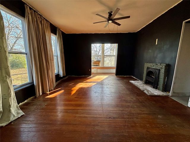 725 W 10th Street, Bonham, TX 75418