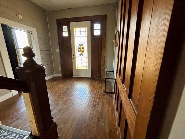 725 W 10th Street, Bonham, TX 75418