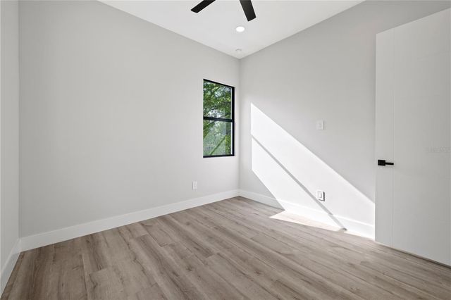 3104 W PINE STREET, Tampa, FL 33607