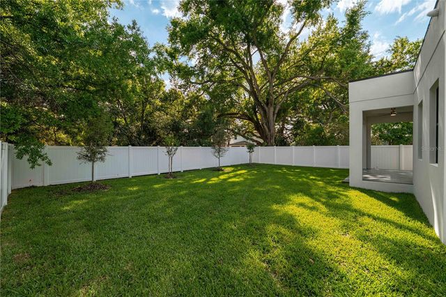 3104 W PINE STREET, Tampa, FL 33607