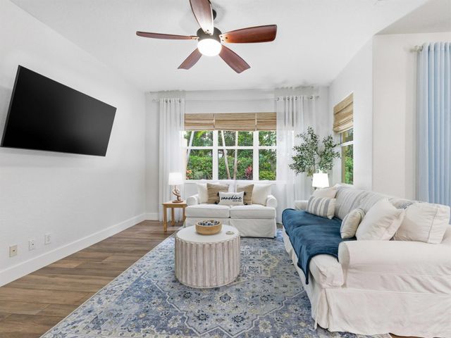 125 Barefoot Cove, Hypoluxo, FL 33462