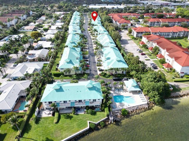 125 Barefoot Cove, Hypoluxo, FL 33462
