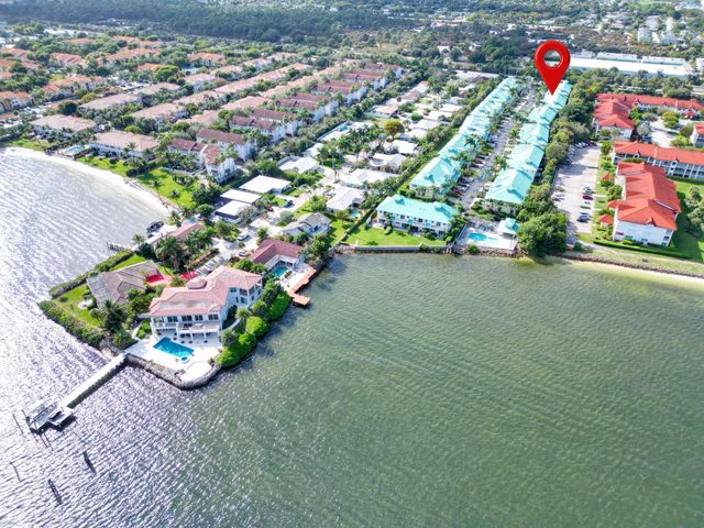 125 Barefoot Cove, Hypoluxo, FL 33462