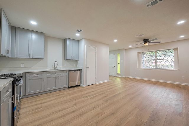 6919 Maczali Drive, Missouri City, TX 77489