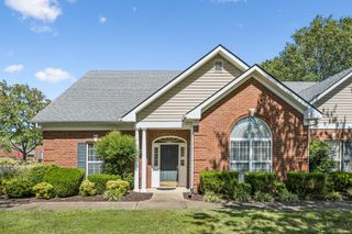 2 Phillips Ct, Lebanon, TN 37087