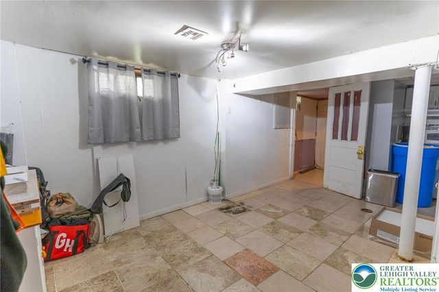 852 North Irving Street, Allentown City, PA 18109