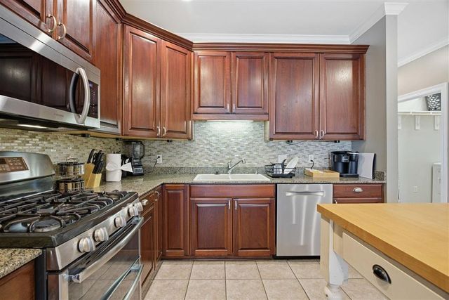 1870 Lake Street, Lake Charles, LA 70601