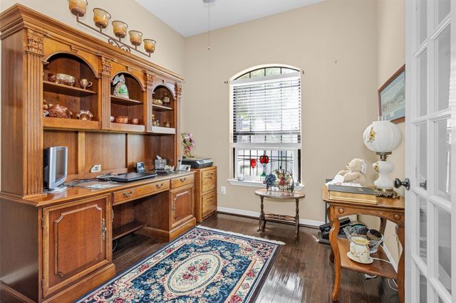 104 Harbour Town Circle, Conroe, TX 77356