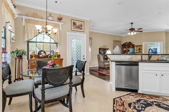 104 Harbour Town Circle, Conroe, TX 77356