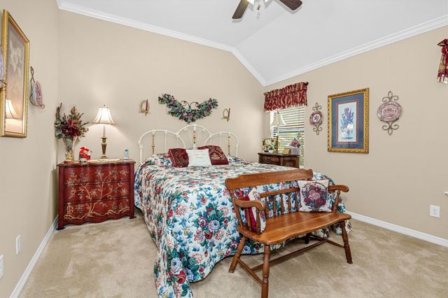 104 Harbour Town Circle, Conroe, TX 77356