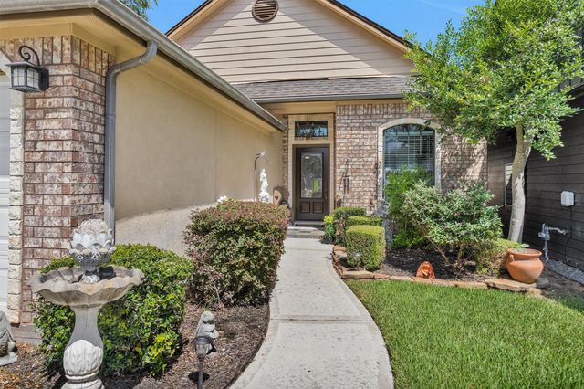 104 Harbour Town Circle, Conroe, TX 77356