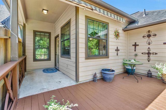 104 Harbour Town Circle, Conroe, TX 77356