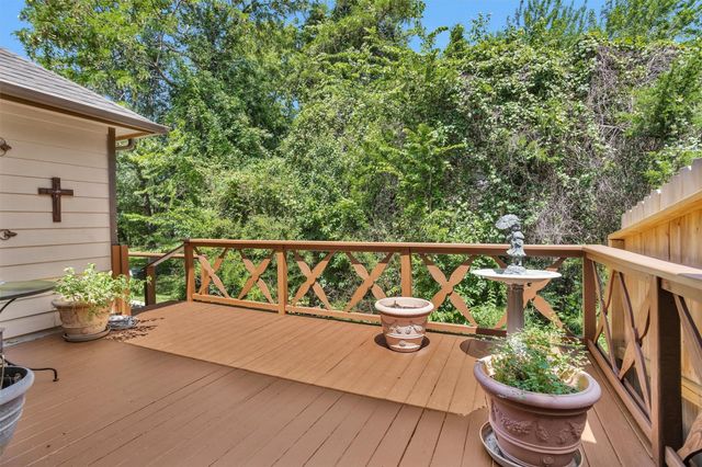 104 Harbour Town Circle, Conroe, TX 77356