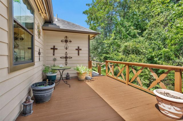 104 Harbour Town Circle, Conroe, TX 77356