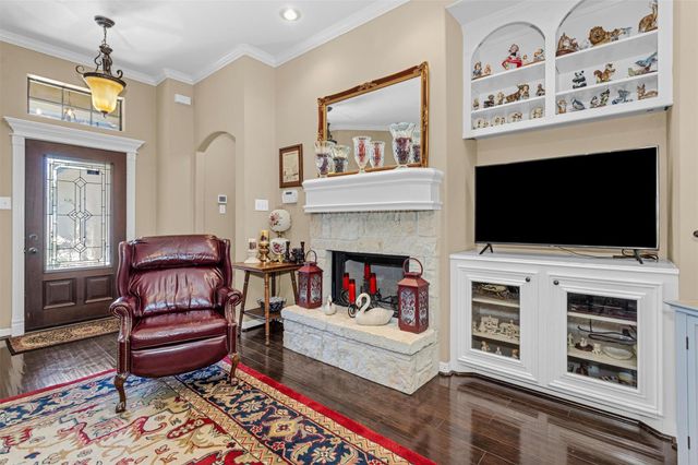 104 Harbour Town Circle, Conroe, TX 77356