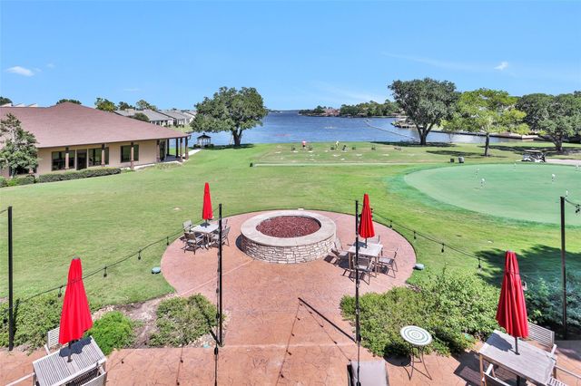 104 Harbour Town Circle, Conroe, TX 77356