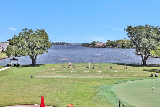 104 Harbour Town Circle, Conroe, TX 77356