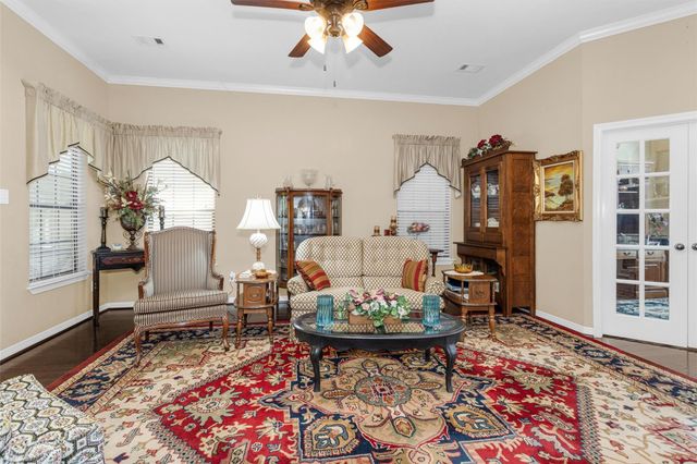 104 Harbour Town Circle, Conroe, TX 77356