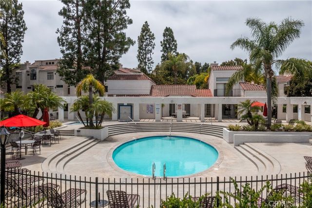17151 Corbina, Huntington Beach, CA 92649