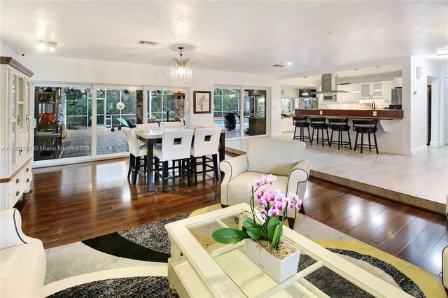 19901 NE 21st Ave, Miami, FL 33179