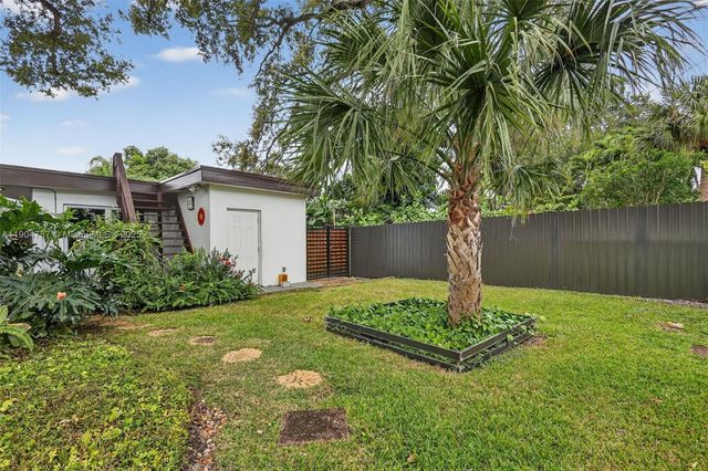 19901 NE 21st Ave, Miami, FL 33179