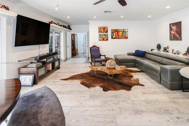 19901 NE 21st Ave, Miami, FL 33179