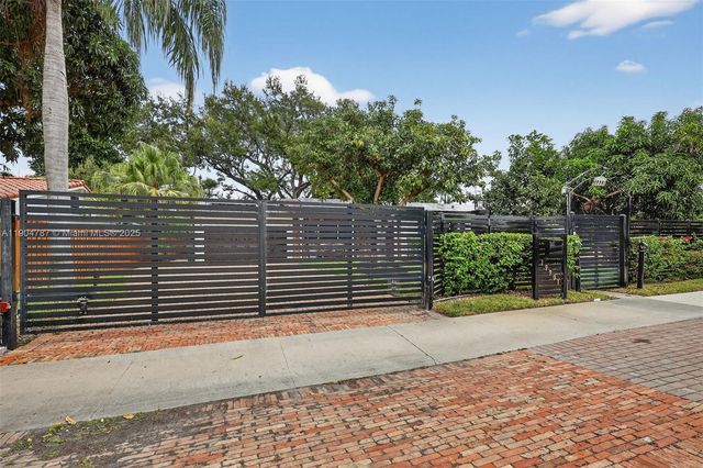 19901 NE 21st Ave, Miami, FL 33179