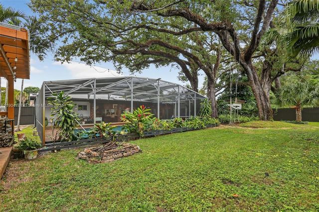 19901 NE 21st Ave, Miami, FL 33179