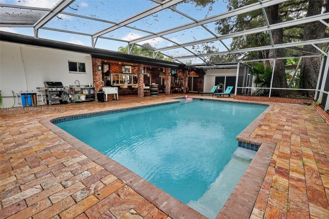 19901 NE 21st Ave, Miami, FL 33179