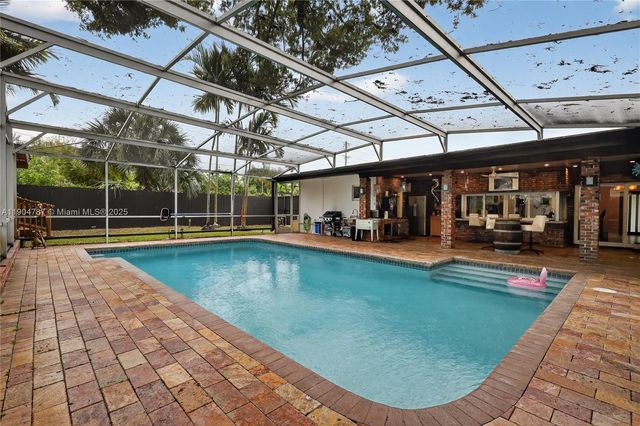 19901 NE 21st Ave, Miami, FL 33179