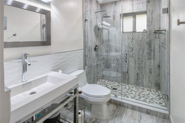 19901 NE 21st Ave, Miami, FL 33179