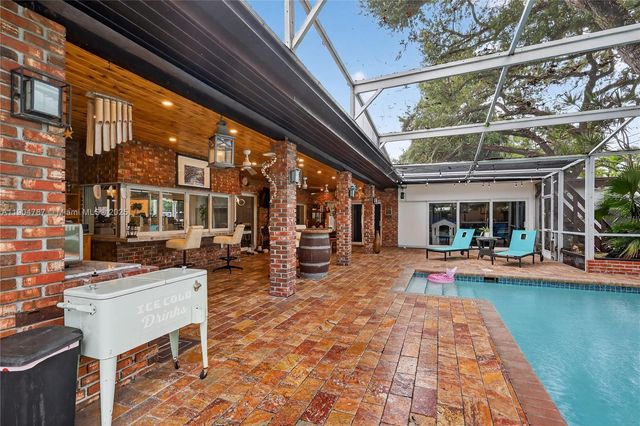 19901 NE 21st Ave, Miami, FL 33179