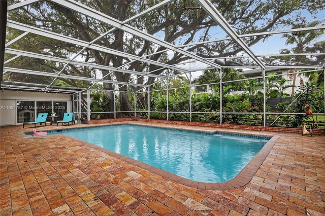 19901 NE 21st Ave, Miami, FL 33179