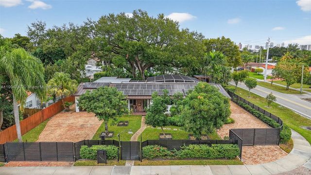 19901 NE 21st Ave, Miami, FL 33179